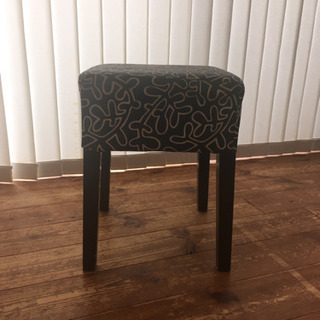 IKEAのスツールの画像