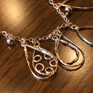新品♡ゴールド　ワイヤーモチーフしずく型ネックレスの画像