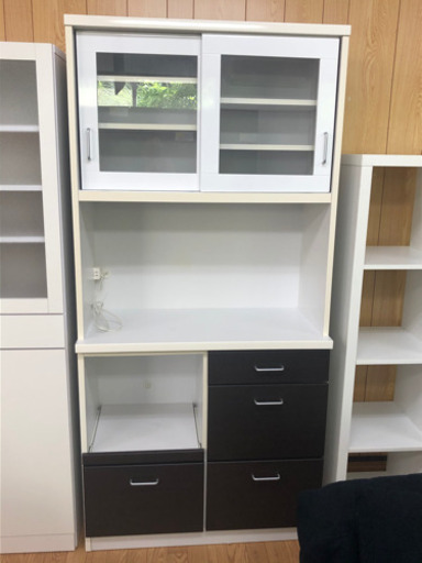 【リサイクルサービス八光　田上店　配達・設置OK】ホワイト&ダークブラウン大型食器棚