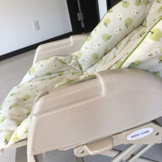 アップリカ　ハイローベット&チェアー　青リンゴの画像