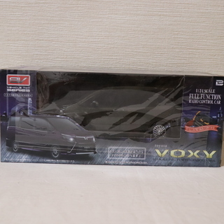 ★未開封★ラジコン　トヨタ　ヴォクシー　新型　1/24