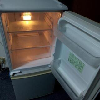 冷蔵庫　シャープ　SHARP　の画像