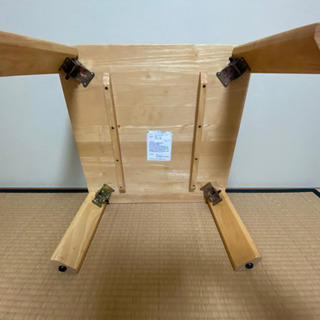 木製テーブル の画像