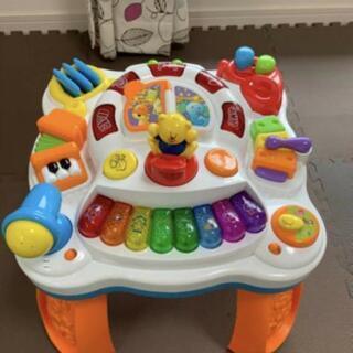 音が出る　子どものおもちゃ　アクティビティテーブル