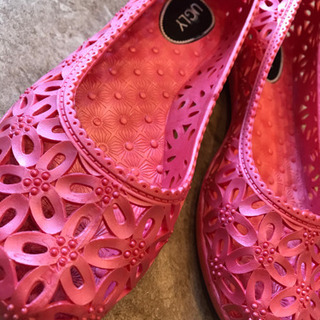 サンダル　m ピンク　花柄　ビビットカラー　美品　プール　海　すりっぽん　23の画像