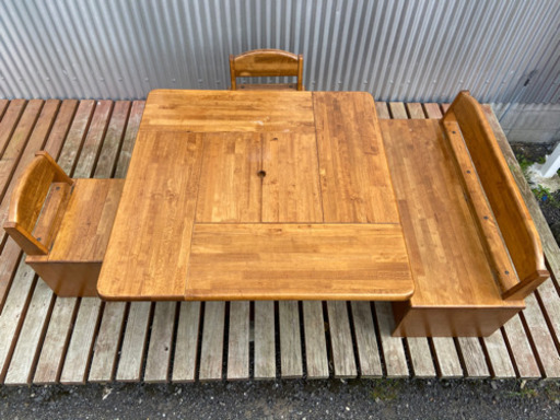 ダイニングテーブル（収納付き）