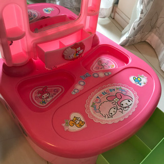 子供用ドレッサーの画像