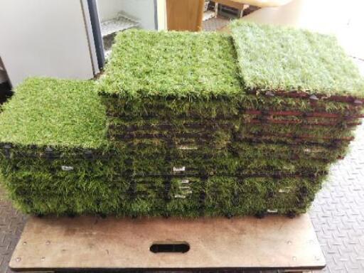 ［ジョイント人工芝］：リサイクルショップヘルプ