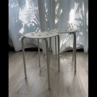 【未使用】2個セット！IKEAスツール・椅子・ホワイトの画像