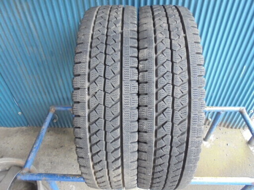 ブリヂストン BLIZZAK W979 205/80R17.5 120/118L LT 2本　8～9分溝