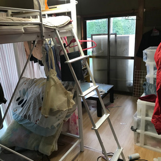 ロフト　ベッド　ホワイト　美品　明日引き取り出来る方居ませんか？