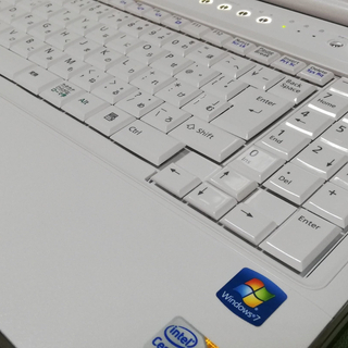 【終了】富士通 FMV-BIBLO NF/E70 (ホワイト)の画像