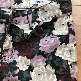 トミーヒルフィガー 花柄パンツ　XSの画像