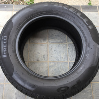 タイヤ4個 PIRELLI 215/65R 16 98Hの画像
