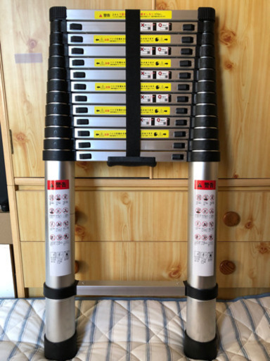 【新品同様】伸縮はしご5.0m コンパクトで持ち運びやすく伸縮自在な自動ロックスライド式アルミ