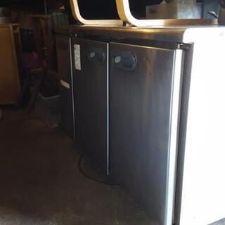 業務用冷蔵庫　120幅　ガスなく冷えてません