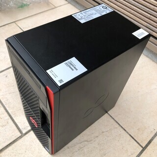 富士通 PRIMERGY TX1310 M3 サーバーの画像