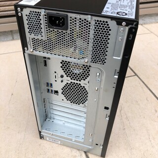 富士通 PRIMERGY TX1310 M3 サーバーの画像