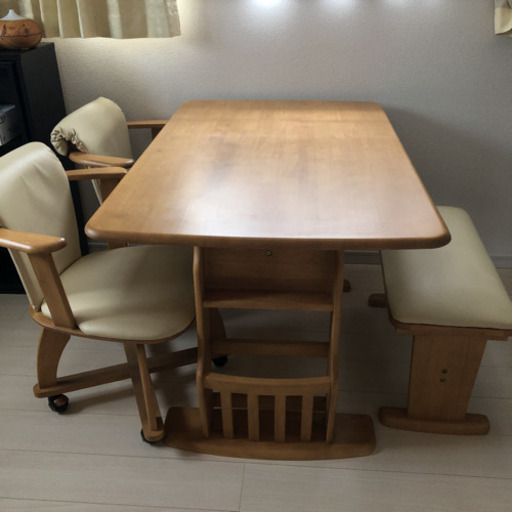 伸縮可能ダイニングテーブル&チェア2〜4人