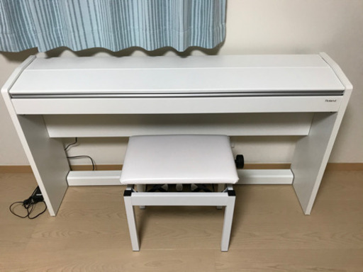 電子ピアノ(Roland F-130R)椅子付き
