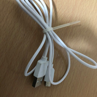  PUAIDA USB扇風機 卓上 静音 ミニ扇風機 充電クリップ式 usbファン 縦横360°回転 超強力送風 風量3段階調節の画像