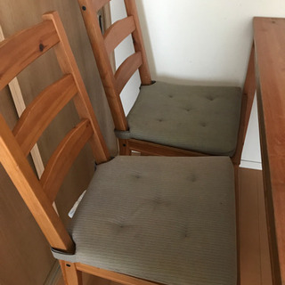 取引決定！IKEA ダイニングテーブルとイス4脚の画像