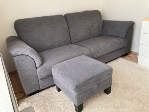 IKEA3人掛けソファ　オットマンもお付けします