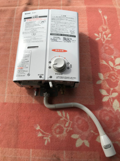 リンナイ　ガス瞬間湯沸器【RUS-V51XT(WH)】プロパンガス(LPG)元止め式　スタンダードタイプ屋内壁掛・後面近接設置型 2019年製