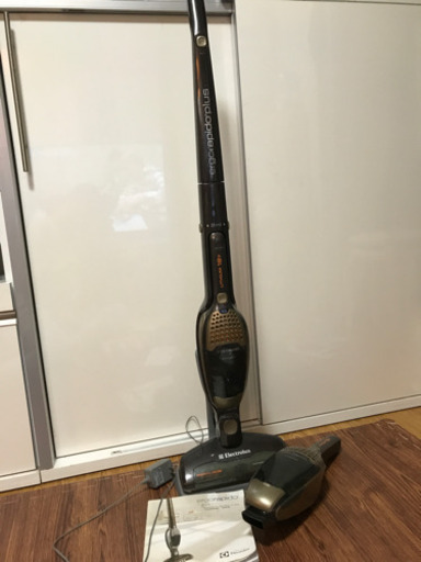electrolux  掃除機 ハンディ2台付き