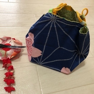 浴衣用巾着と髪飾りの画像