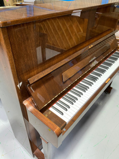 優美な音色の欧州名品ピアノ PETROF P125F1 ペトロフ