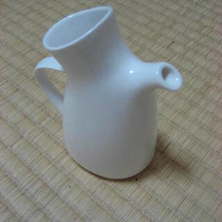 小さなピッチャー ②　ユースケ　アイダ　ＯＶＡＬ　ＷＨＩＴＥの画像