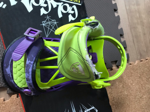 スノーボード板とバイン