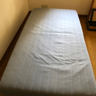 ニトリの足付きマットレス（シングル）の画像