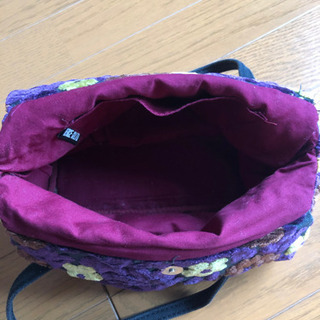 おしゃれなハンドバッグの画像