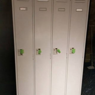 4人用ロッカー