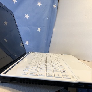 美品美麗品リノベＰＣ・Ｗｅｂカメラ内蔵💗高速ｉ５第三世代/爆速ＳＳＤ２４０ＧＢ/メモリ４GＢ💗人気のエクストラホワイト/Ｗｉｎ１０/Office2019付/15.6ｲﾝﾁ/無線ＬＡＮ/ＤＶＤ・ＣＤ再生ソフト付　No.2204002の画像