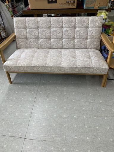 カリモク製　2Pウッドフレームソファ　美品です。