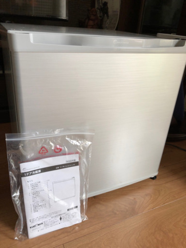 冷蔵庫　新品同様　46L シルバー