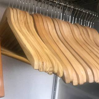 ★先着！美品★ 木製ハンガー　30本の画像