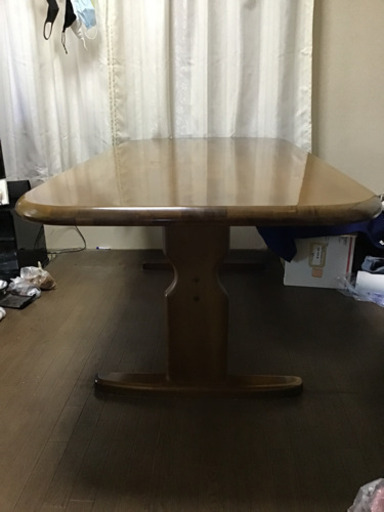 半額に値下げします! ちょっと大き目のダイニングテーブルセット