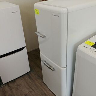 本日予約が入りました。レトロ風の冷蔵庫　2019年式去年購入の画像