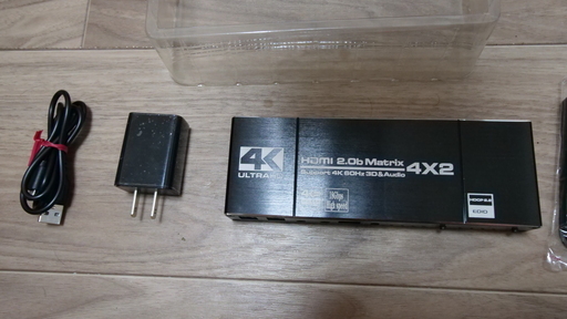 【新品未使用】4x2 HDMIマトリックススイッチ、4 in 2アウトマトリックスHDMIビデオスイッチャースプリッタ+オプティカル＆L/Rオーディオ出力、サポートウルトラHD 4K x 2K、3D 1080P、IRリモートコントロールおよび電源アダプタ付きオーディオEDID抽出