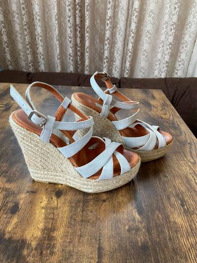 トゥモローランド　danielpolo サンダル。スペイン産。