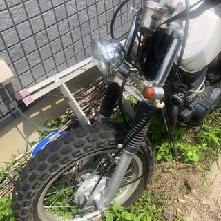 受け渡し者決定！不動車　初期TW200 書類あり　部品取り　タンクチョークなし　キャブなし　スーパートラップなしの画像
