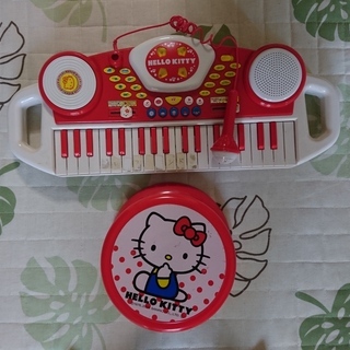 おもちゃのピアノ