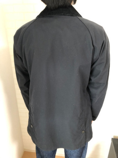 お届けも相談可。Barbour(バブアー)ネイビー。