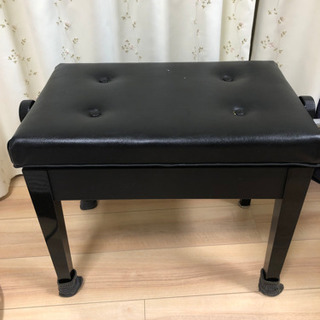 ピアノの椅子