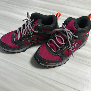 new balance トレッキングシューズ23cm