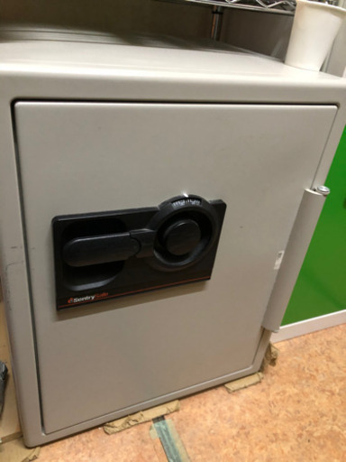 Sentry 耐火金庫　ダイヤルタイプ SB5150 値下げ